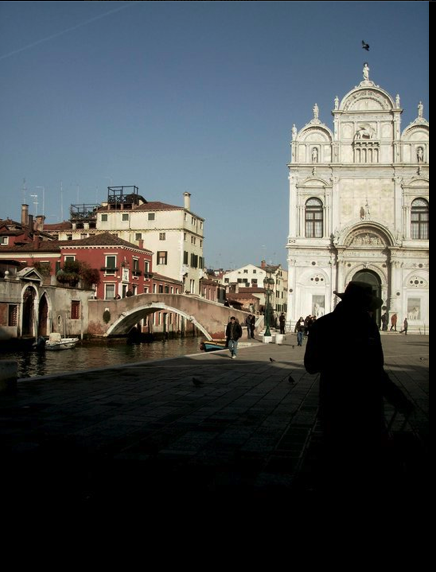 "Piccione volante nell'Impero della Luce"